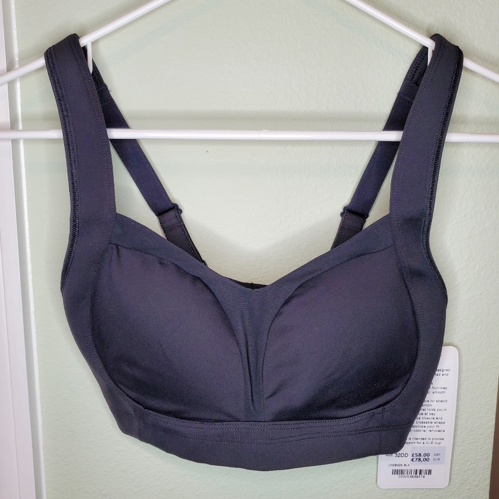 Nwt lululemon Ta Ta Tamer III black size 32 DD